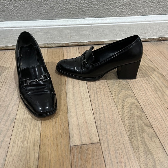 Gucci Loafers - Picture 1 of 5